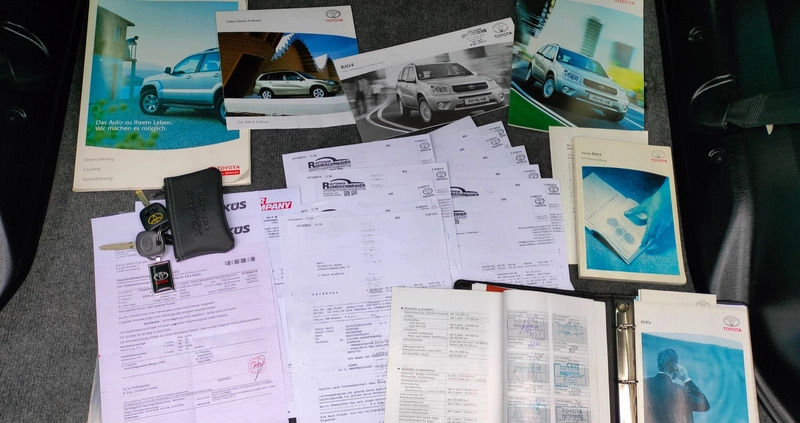 Toyota RAV4 cena 36500 przebieg: 171000, rok produkcji 2005 z Pyskowice małe 742
